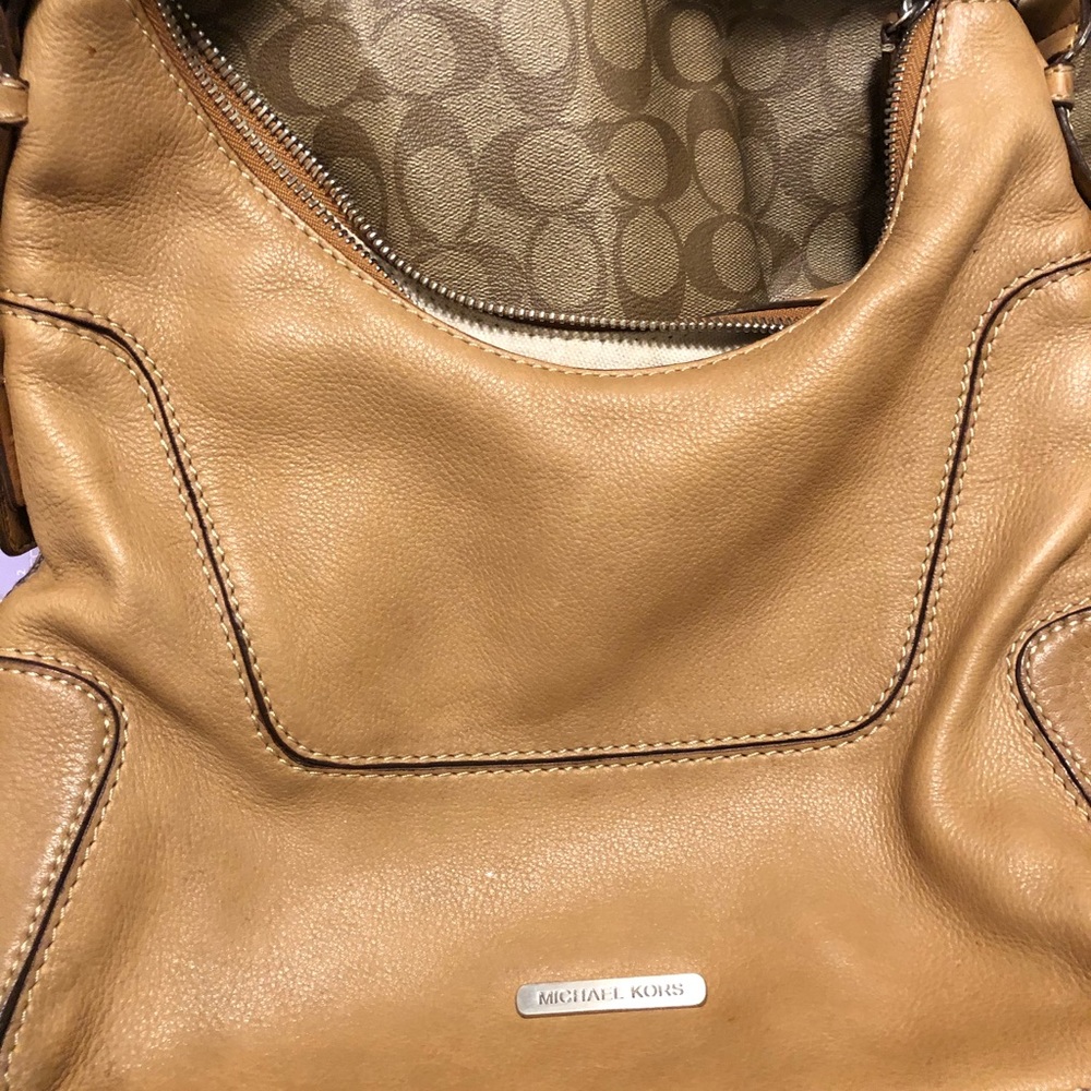 Purses - Picture 3 of 8